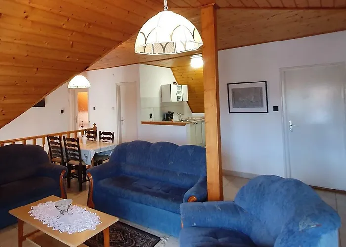 Kondor Vendeghaz 바다초니토마이